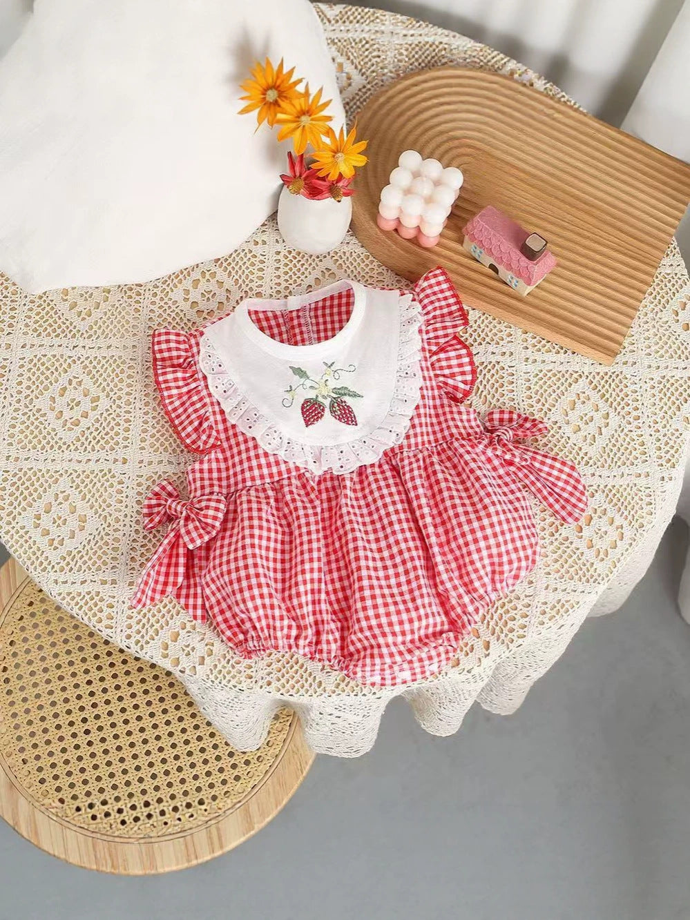 New summer style red plaid thin embroidered lace cotton triangle romper for 0-3 month, Imported From China
