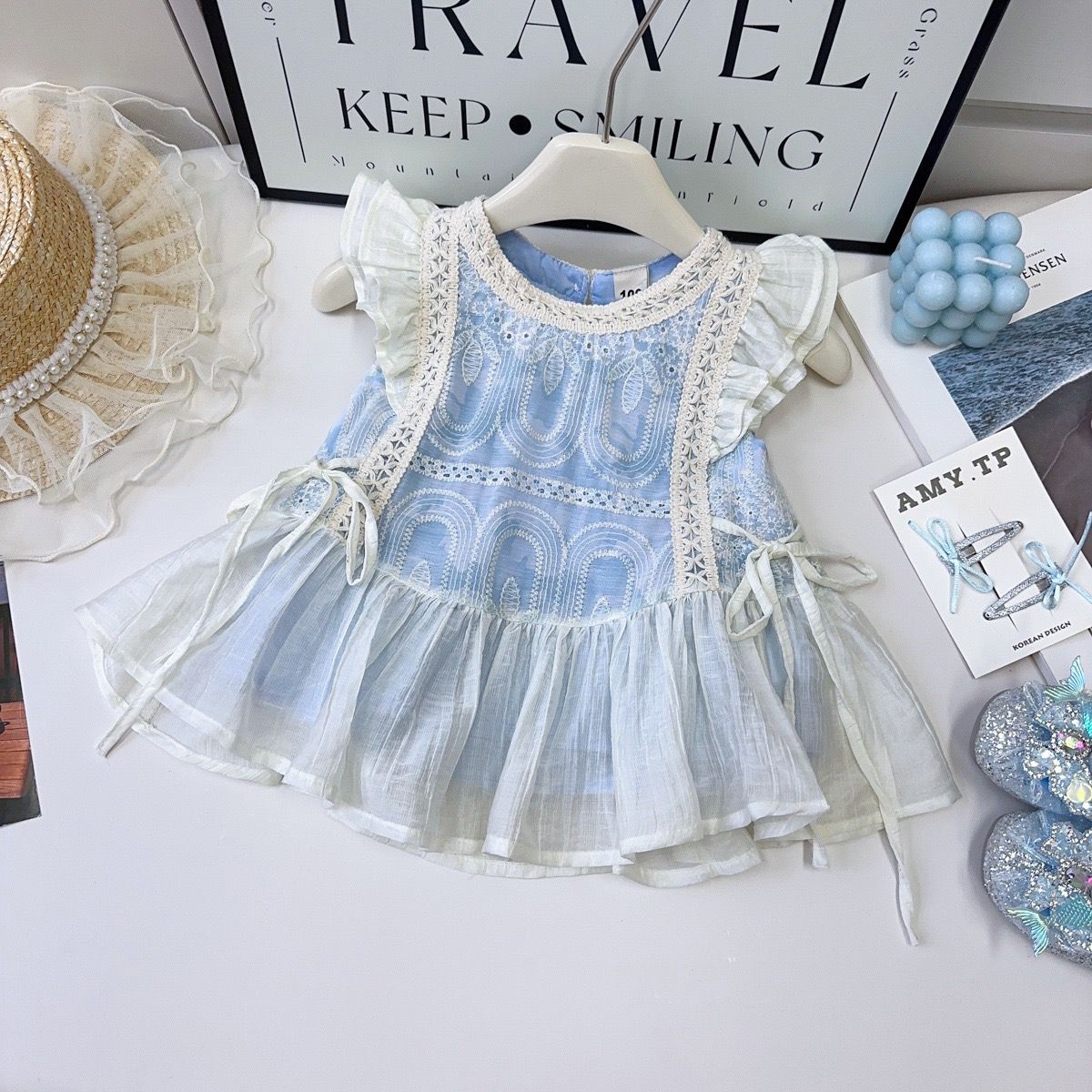 Girls' suit Summer Flying Sleeve Lace Vest Top Shorts From 1-7 Years, Imported From China