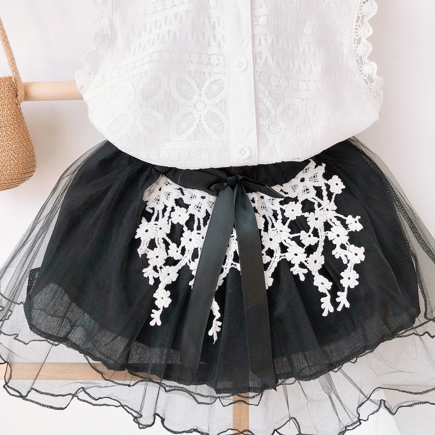 Children's clothing new summer fashion Korean girls lace shirt, For 4-5 Years, Imported From China