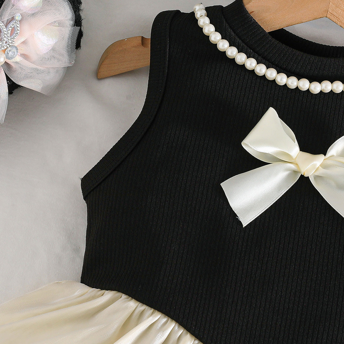 Girls' Little Chanel Style Set: Summer Sleeveless Bow-knot Top + Pant, Black, For 3-6 Years, Imported From China