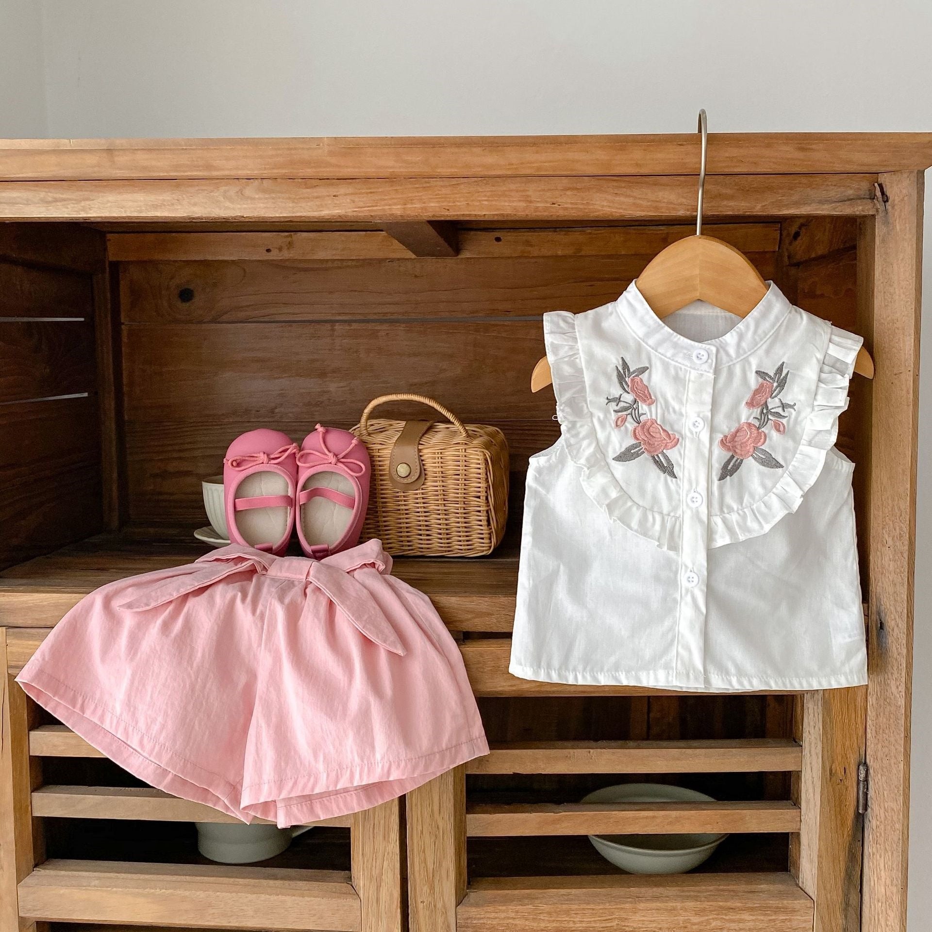 Summer Style Infant and Toddler Girls' Outfit Embroidered, For 6-12 Months, Imported From China