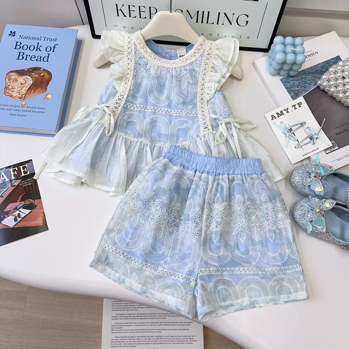 Girls' suit Summer Flying Sleeve Lace Vest Top Shorts From 1-7 Years, Imported From China