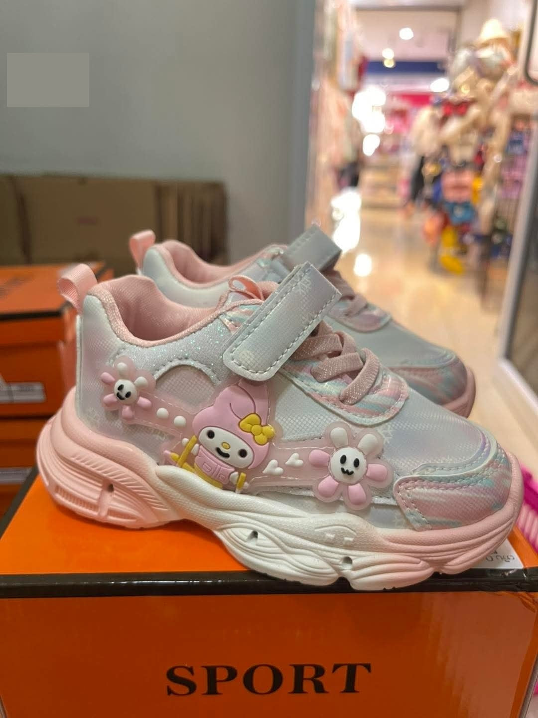 Children's breathable mesh sneakers, girls' sports shoes, 29 size, imported from china