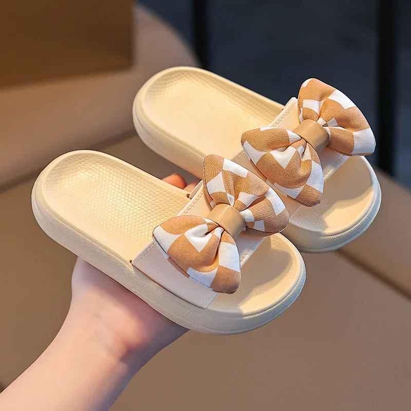 Kids Slippers Spring Autumn Girls Fashion Bow Wear Wear Non-slip Home Slippers Outside Home Thick Bottom Beach Sandals Slippers