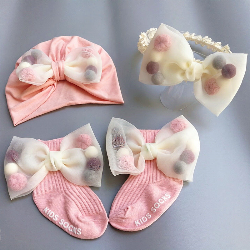 Baby hat set, baby full moon and first birthday gift box, cute flower newborn gift, princess hair accessories and socks imported from china